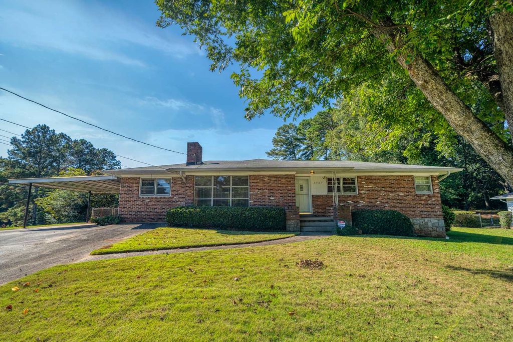 1567 Sagewood Cir, Stone Mountain, GA 30083 3 Bed, 1 Bath Single