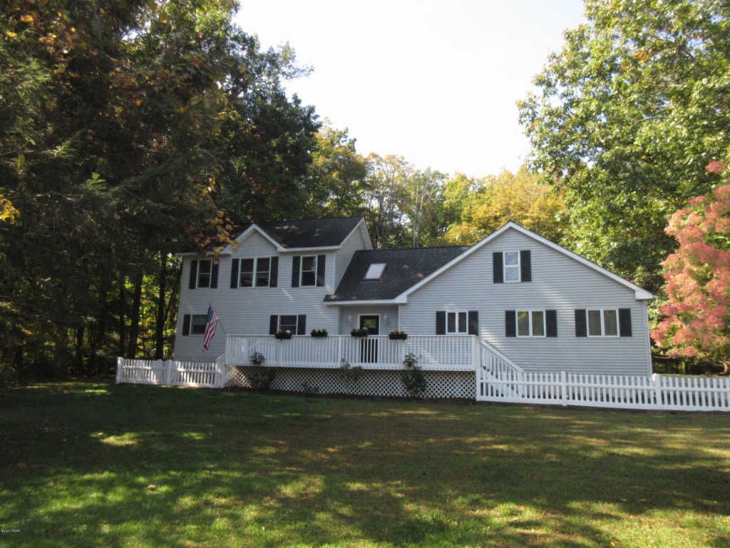 1074 Delaware Dr, Matamoras, PA 4 Bed, 3 Bath SingleFamily Home