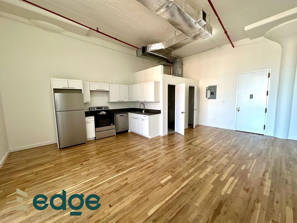 210 Cook St #312, Brooklyn, NY 11206