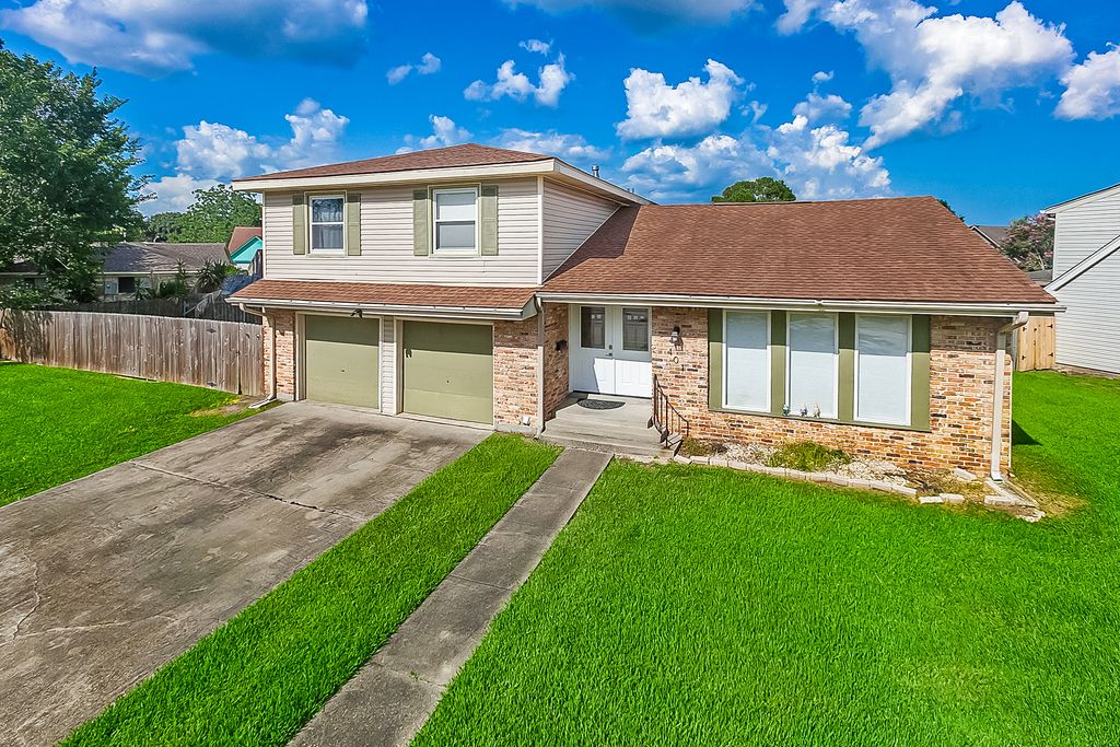 401 Bellemeade Blvd, Gretna, LA 3 Bed, 3 Bath SingleFamily Home 48