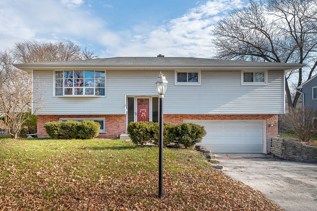 6225 Lyman Ave, Downers Grove, IL 60516
