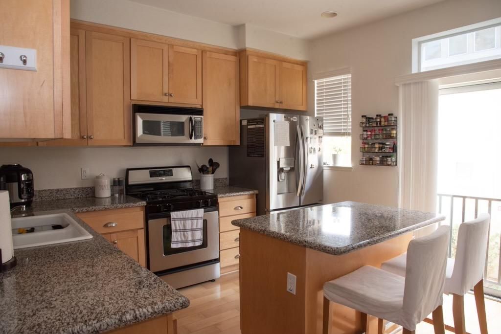 174 Georgetown Dr, Mountain View, CA 94043