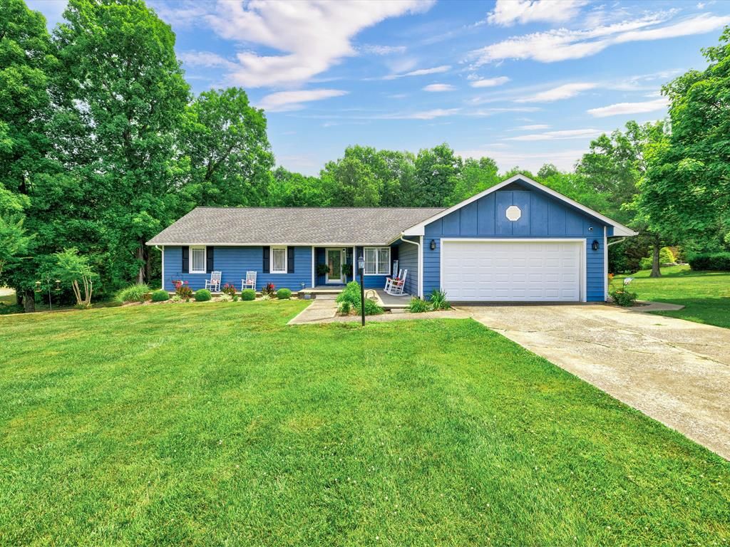2528 Country Club Dr, Madisonville, KY 42431