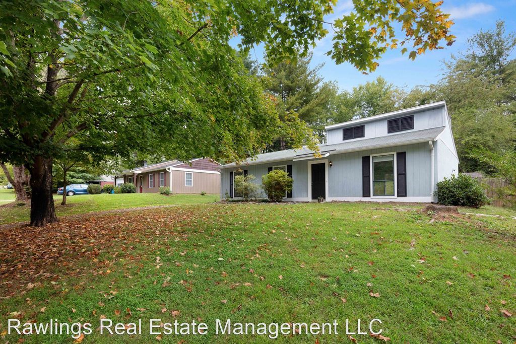 120 Wicklow Dr, Asheville, NC 28806