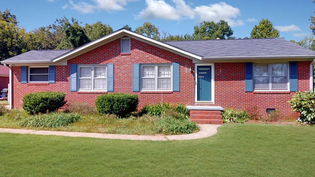 1207 Eisenhower Dr, Augusta, GA 30904