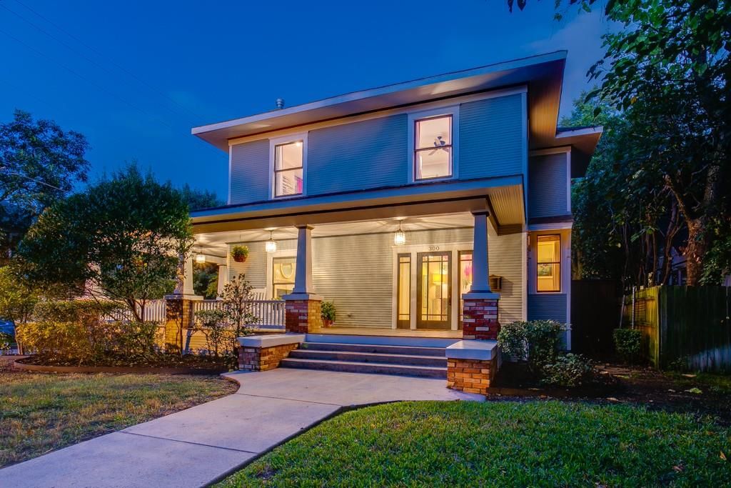 300 S Edgefield Ave, Dallas, TX 75208