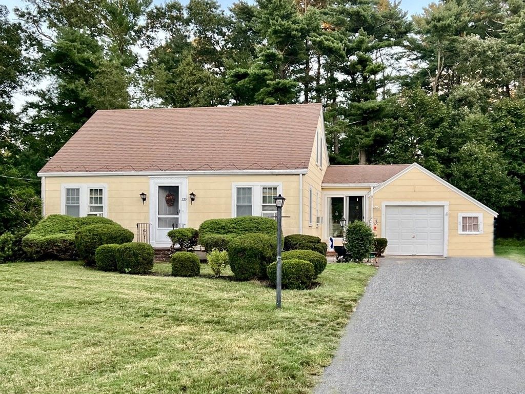 50 Holmes Street, Hanson, MA 02341