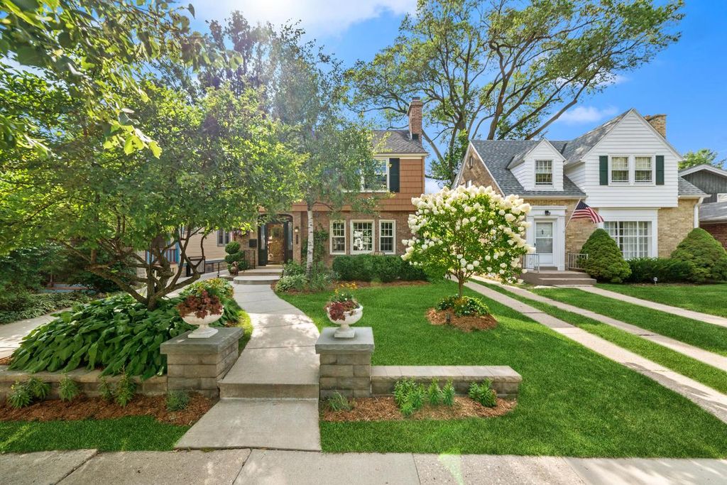 5547 North Shoreland AVENUE, Whitefish Bay, WI 53217 Trulia