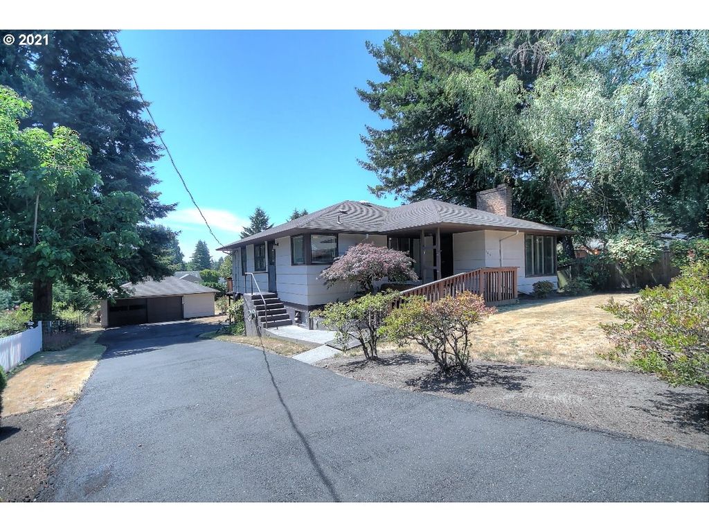 3015 NE 54th St, Vancouver, WA 98663