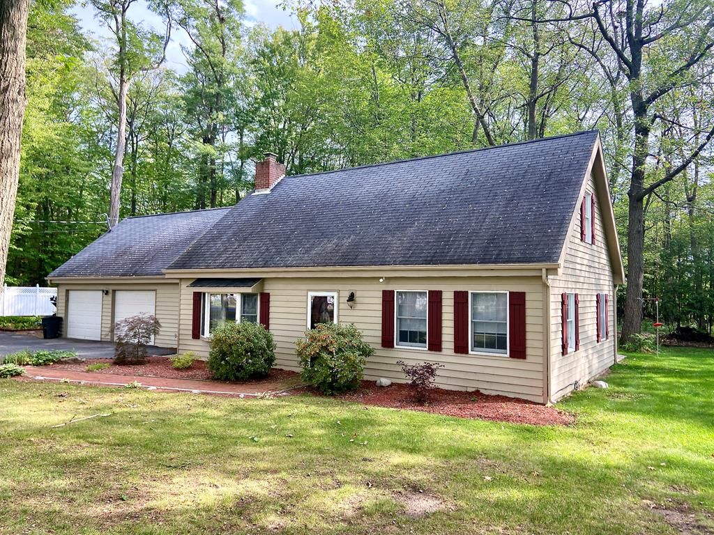 114 Rand Hill Rd, Morrisonville, NY 12962