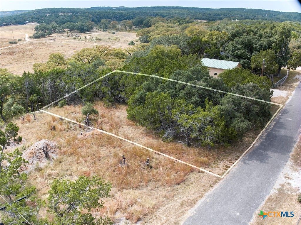211 River Oaks Dr, Wimberley, TX 78676