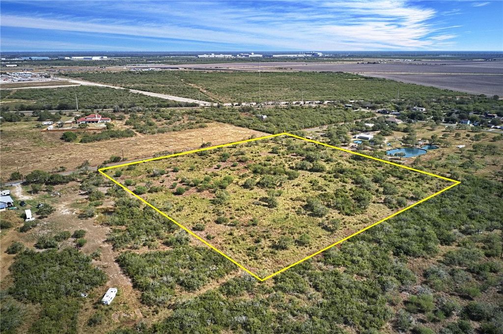 12093 Villarreal St, Sinton, TX 78387