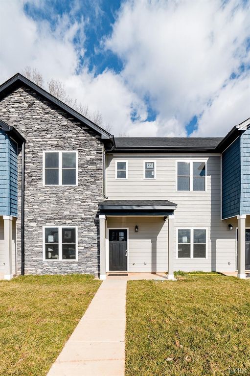 139 Emanuel Ct, Lynchburg, VA 24502