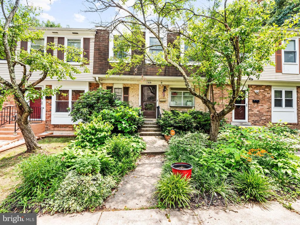 6920 Woodstream Turn, Lanham, MD 20706