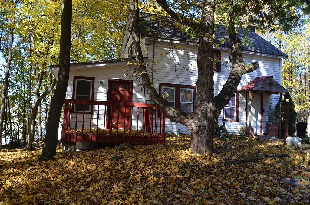 251 Main St New Paltz NY 12561 See Est Value Schools More