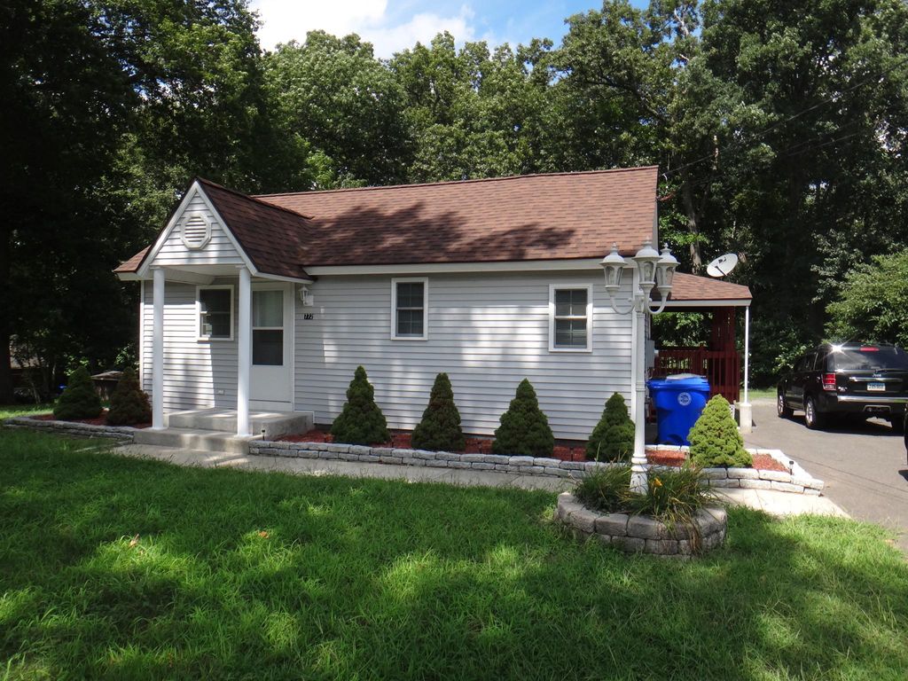 772 Goodwin St, East Hartford, CT 06108