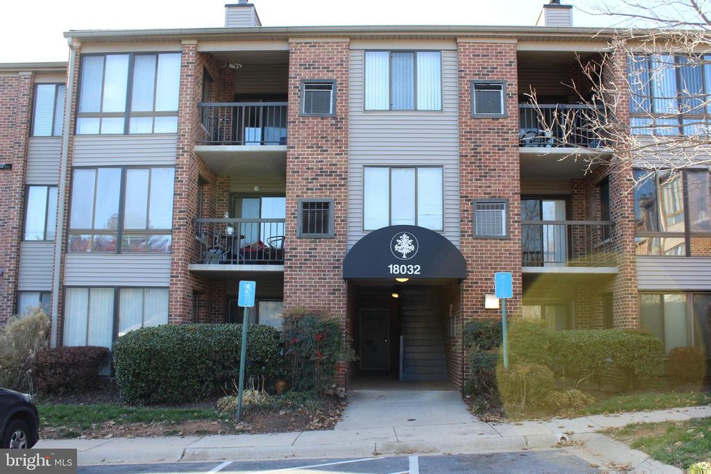 18032 Chalet Dr #26-202, Germantown, MD 20874