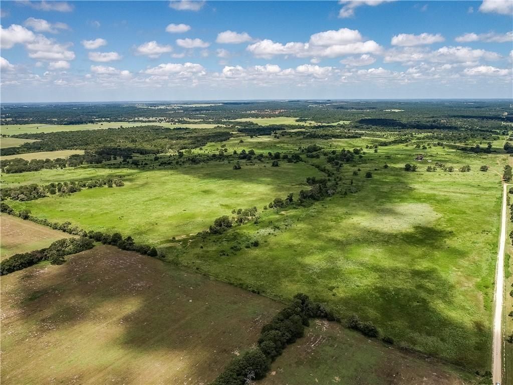 County Road 333, Lexington, TX 78947