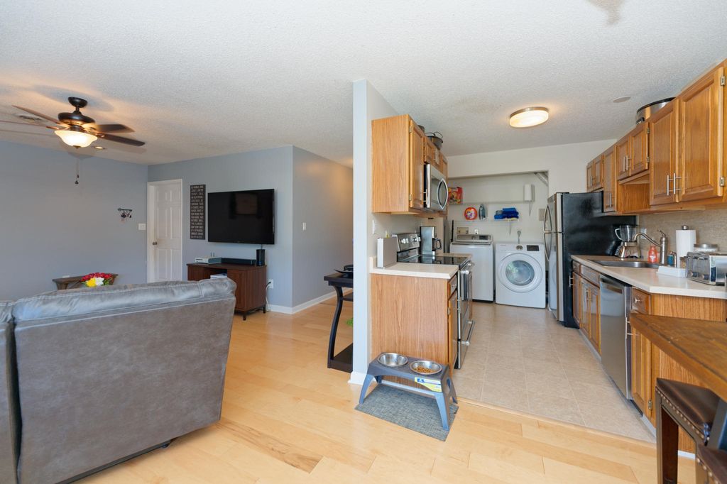 207 Cambridge Manor Dr, Scotia, NY 2 Bed, 1 Bath Condo 24 Photos