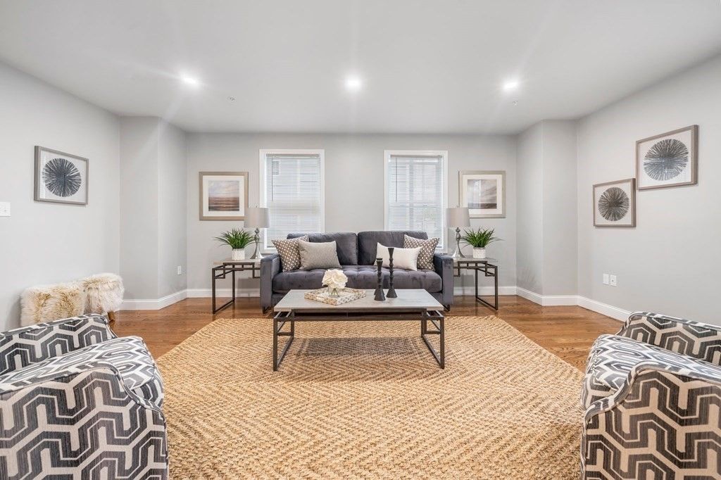 65 Rock St #4, Lowell, MA 01854