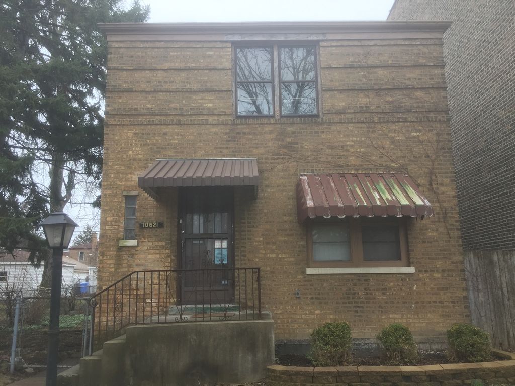 10621 S Calumet Ave, Chicago, IL 60628