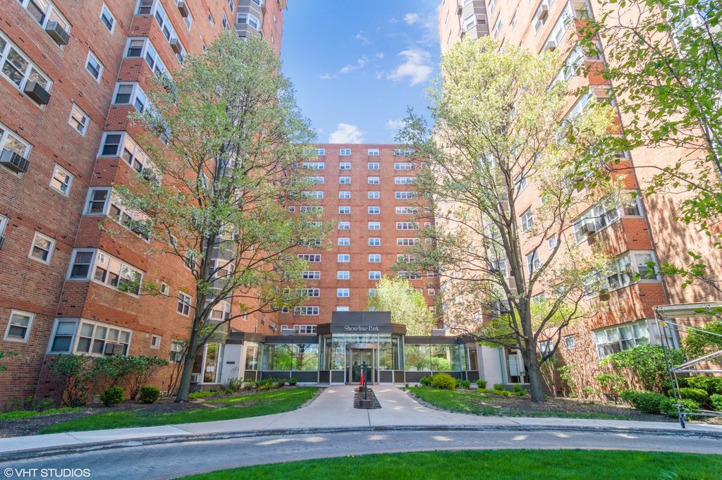 4960 N Marine Dr #210, Chicago, IL 60640