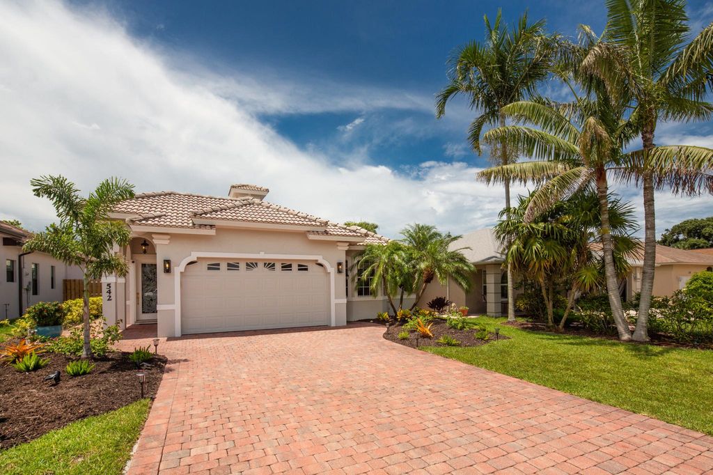 542 98th Ave N, Naples, FL 34108