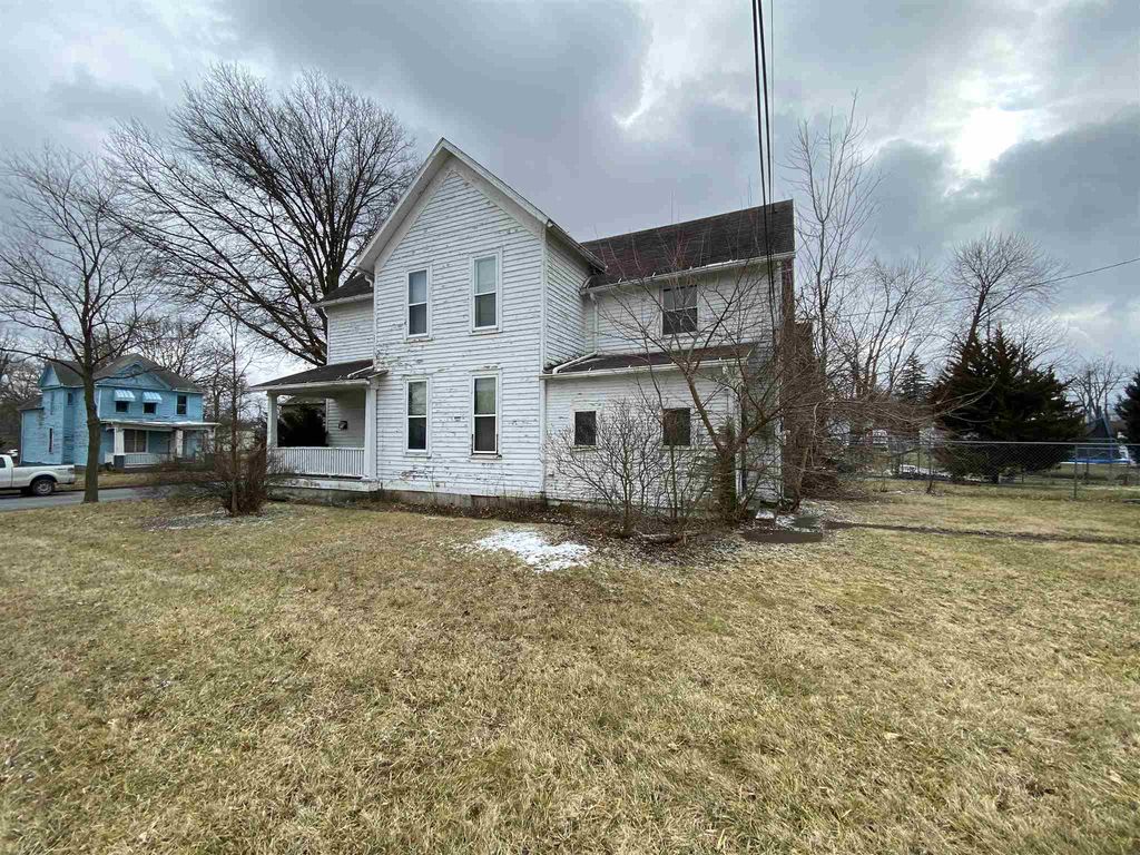 2522 Warsaw St, Fort Wayne, IN 46803