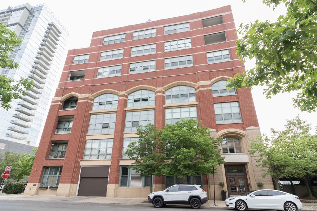 2001 S Calumet Ave #209, Chicago, IL 60616