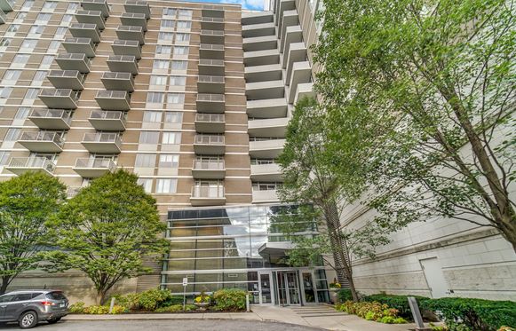 1515 S Prairie Ave #1404, Chicago, IL 60605