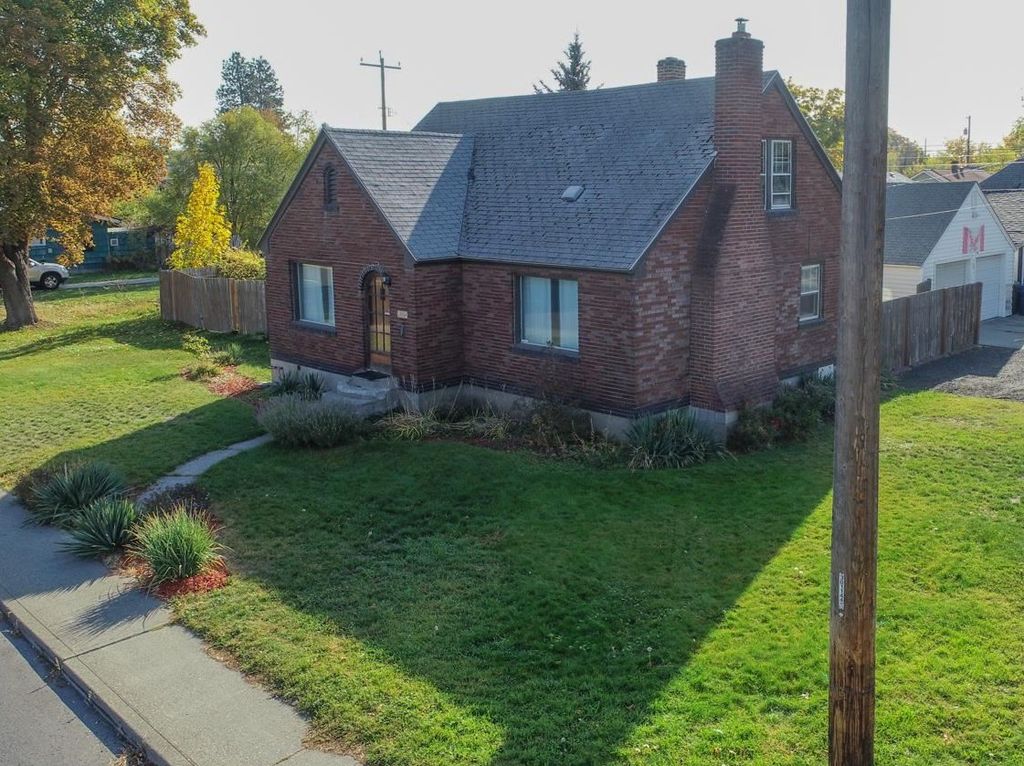 804 E Wellesley Ave, Spokane, WA 99207