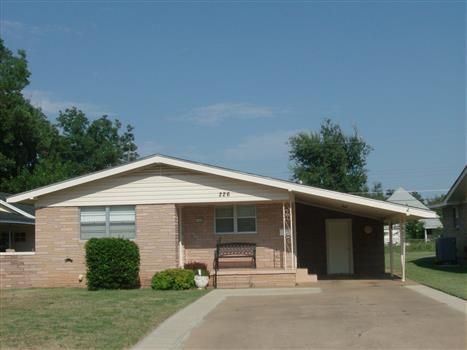 226 N Bailey St, Hobart, OK 73651