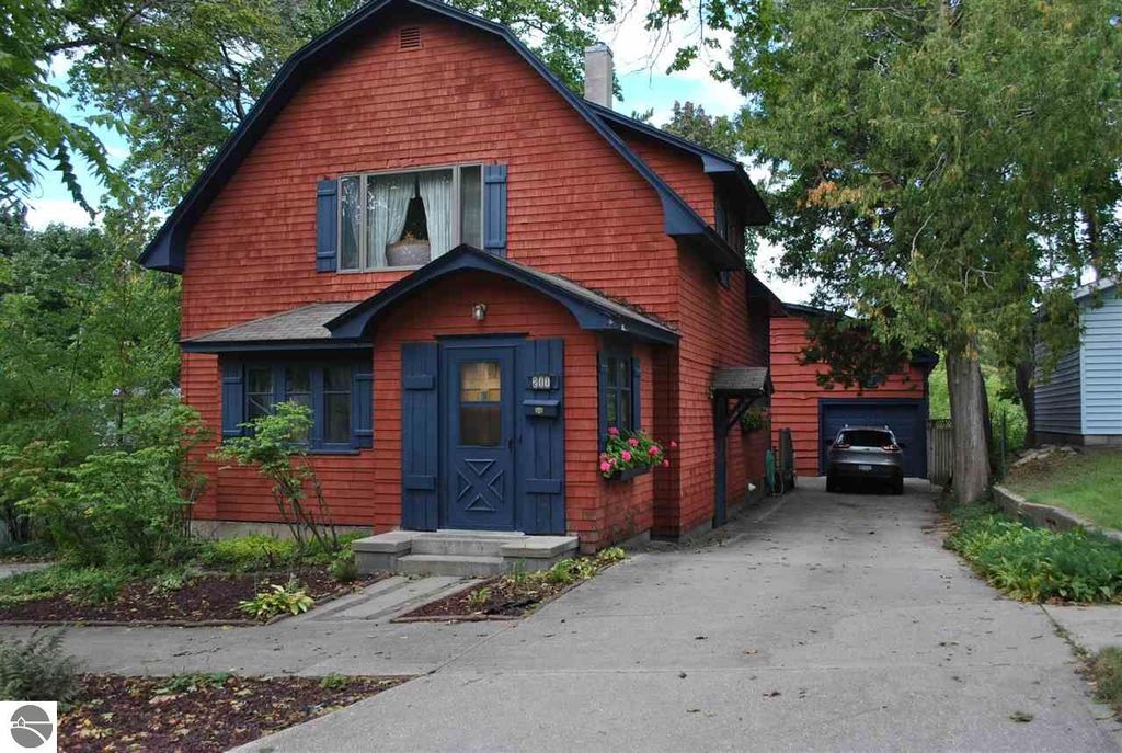 211 E Division St, Cadillac, MI 49601