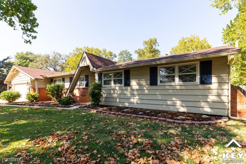 8108 E Mockingbird St, Wichita, KS 67207