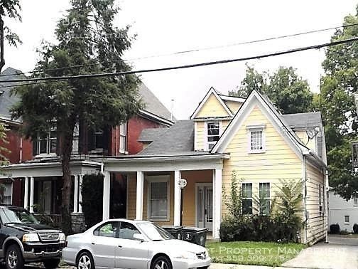 215 E Maxwell St #1, Lexington, KY 40508