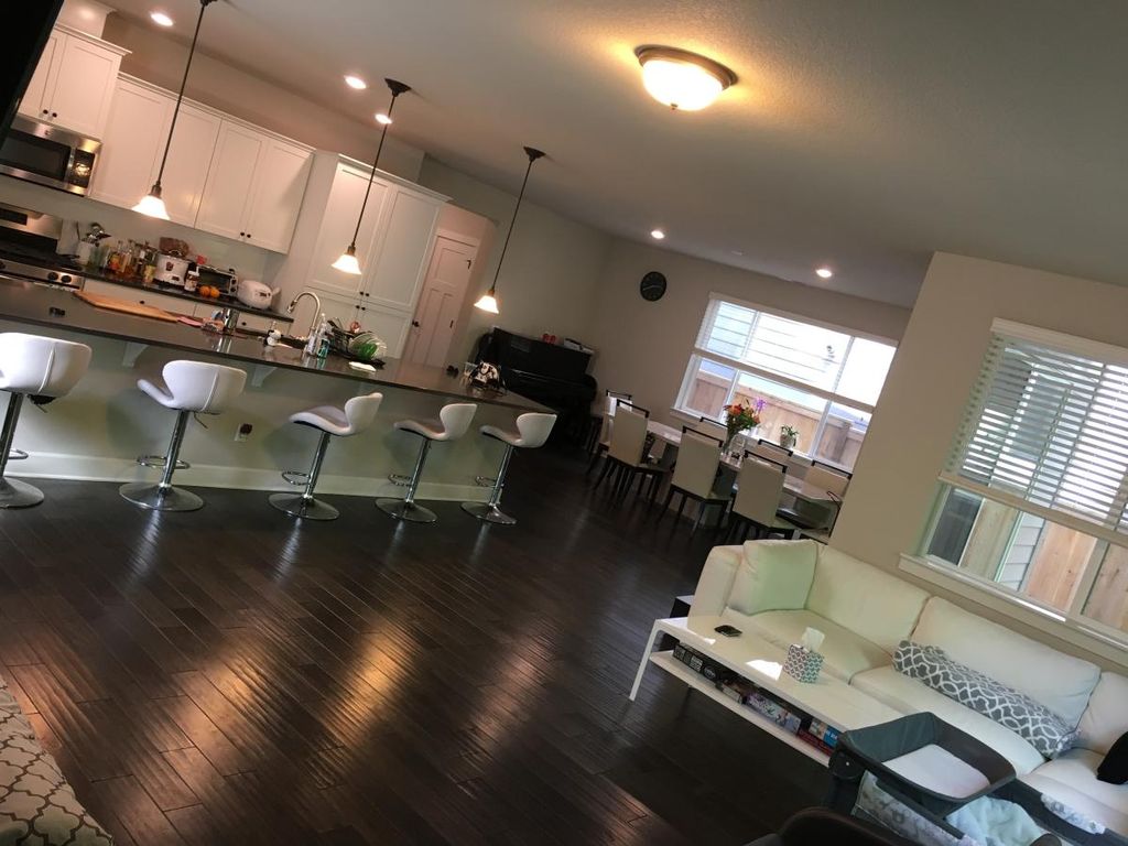 9290 SW Chopin Ln, Portland, OR 97225