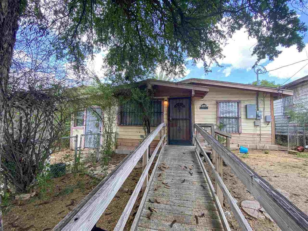 2304 Pine St, Laredo, TX 78046 3 Bed, 1 Bath SingleFamily Home MLS