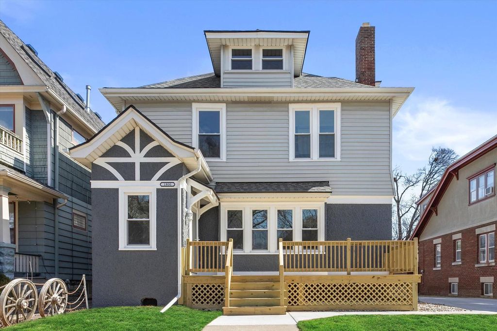 1800 North 48th STREET, Milwaukee, WI 53208