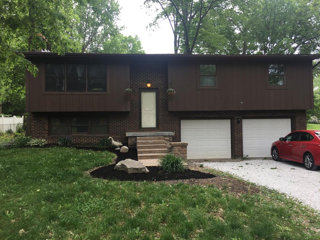 1510 Woodland Dr, Uniontown, OH 44685