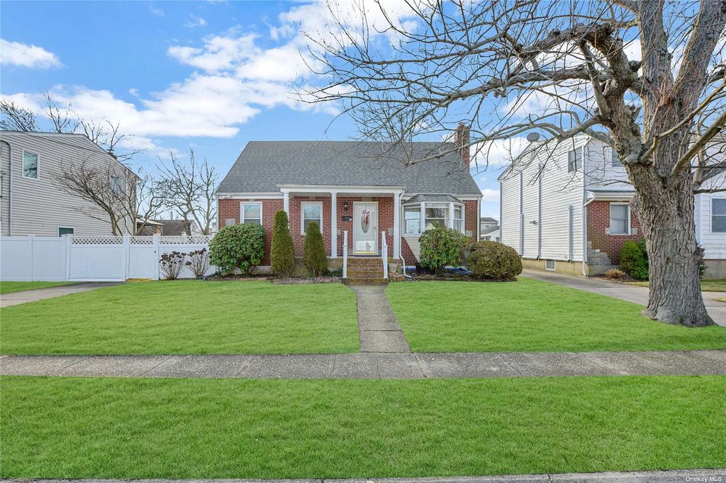 35 W Belle Terre Avenue, Lindenhurst, NY 11757 Trulia