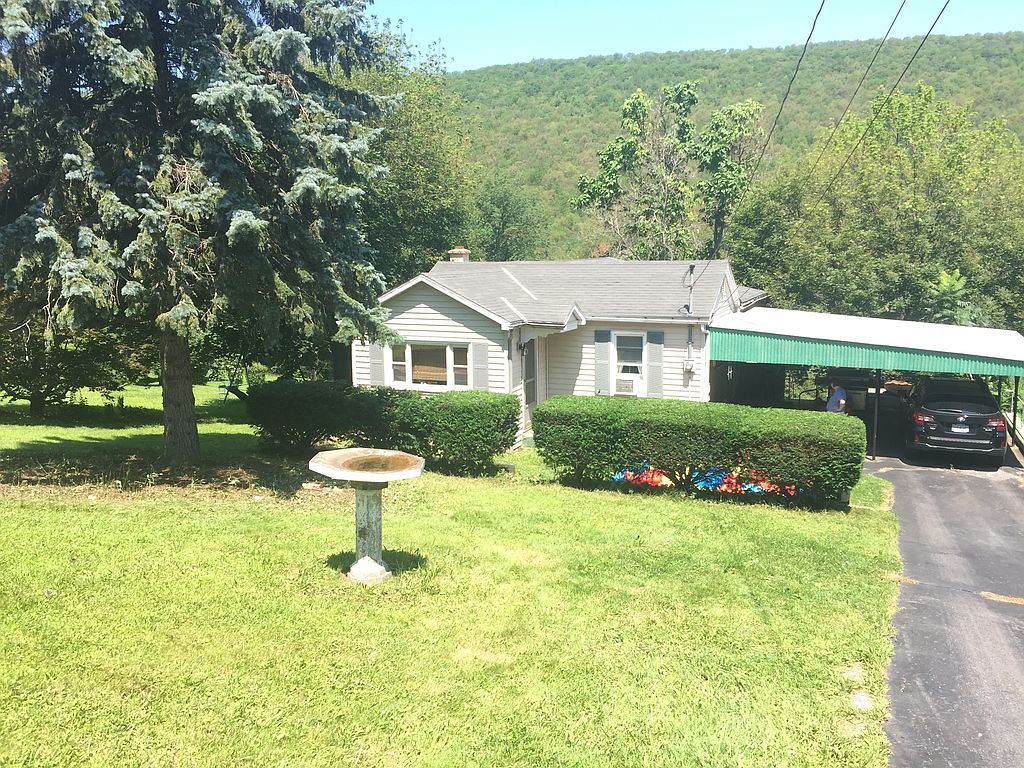 1923 Trevorton Rd, Coal Township, PA 17866