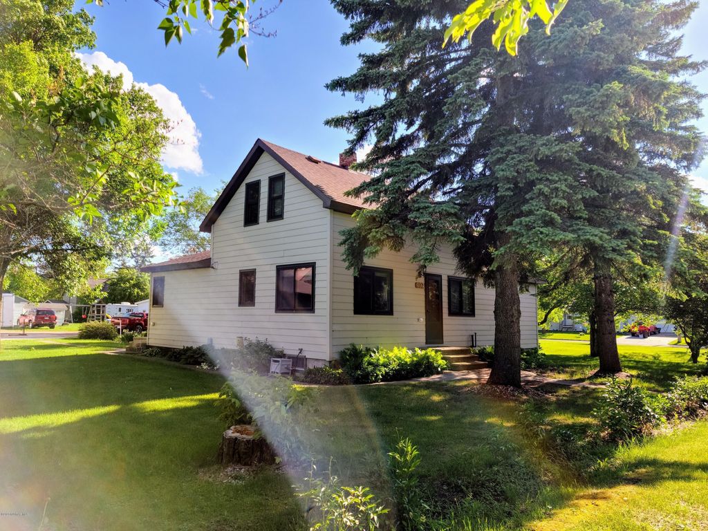 407 4th St SW, Red Lake Falls, MN 56750 Trulia
