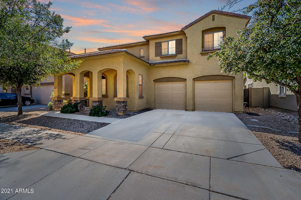 3807 E Parkview Dr, Gilbert, AZ 85295