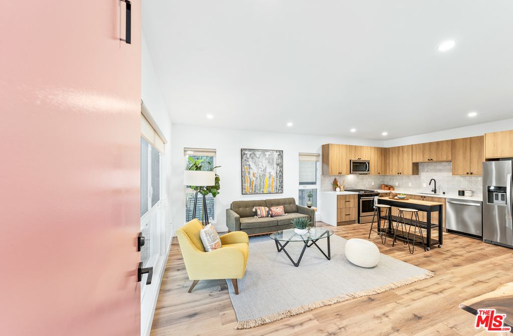 249 N Bonnie Brae St #1, Los Angeles, CA 90026