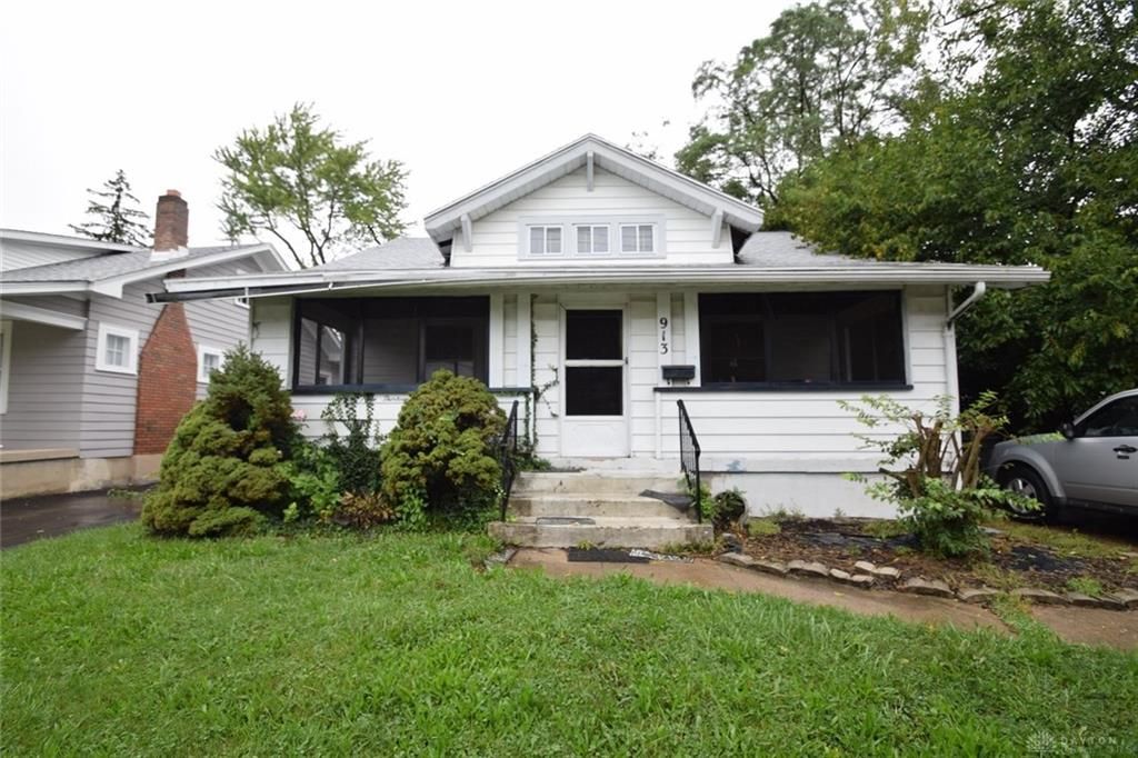 913 W Hillcrest Ave, Dayton, OH 45406