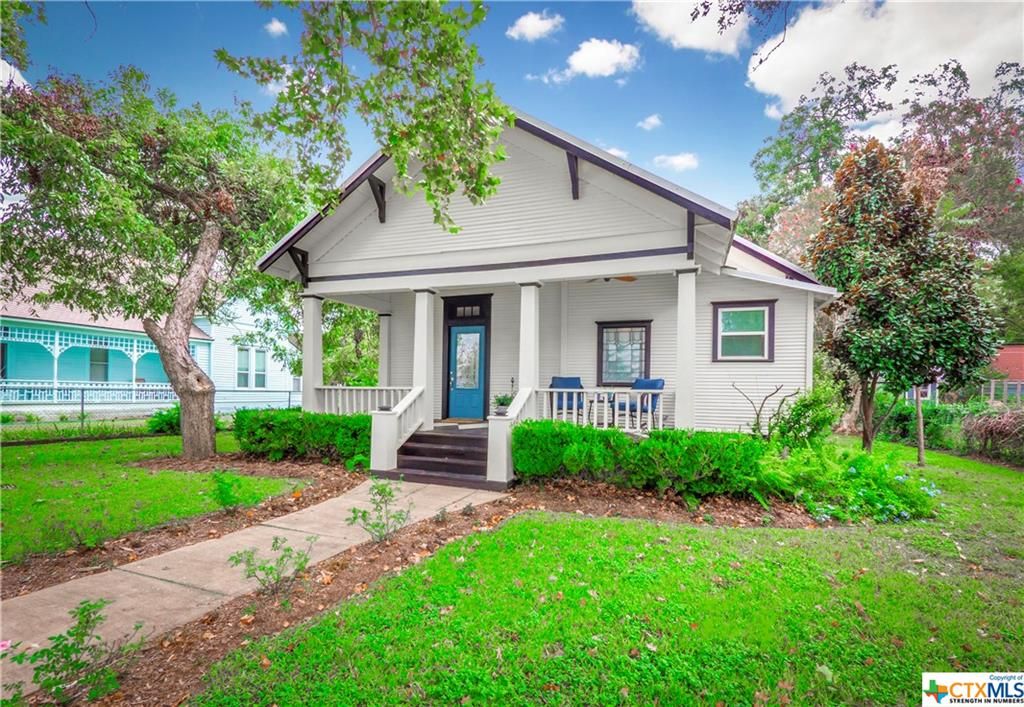 502 Hudgins St, Smithville, TX 78957