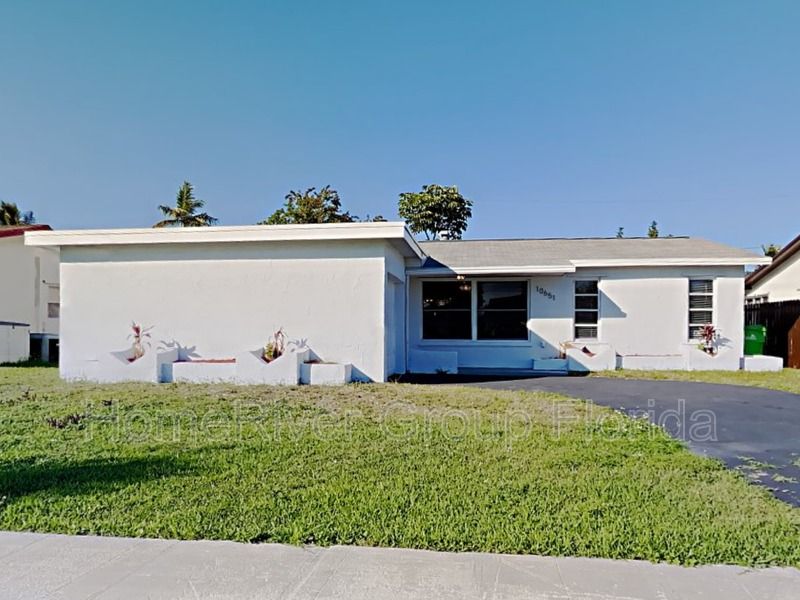 10651 NW 28th St, Sunrise, FL 33322