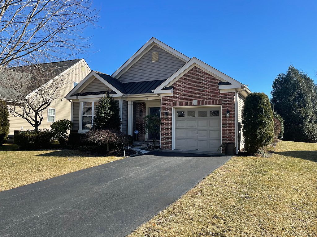 157 Glengarry Ln, Hainesport, NJ 08036