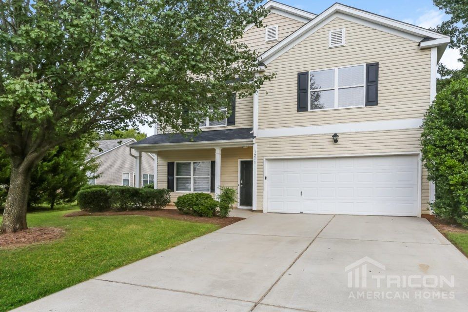 3211 Akram Ct, Charlotte, NC 28215