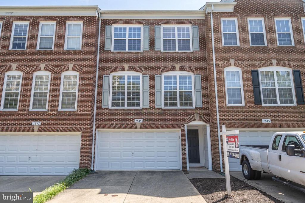1645 Treetop View Ter, Silver Spring, MD 20904